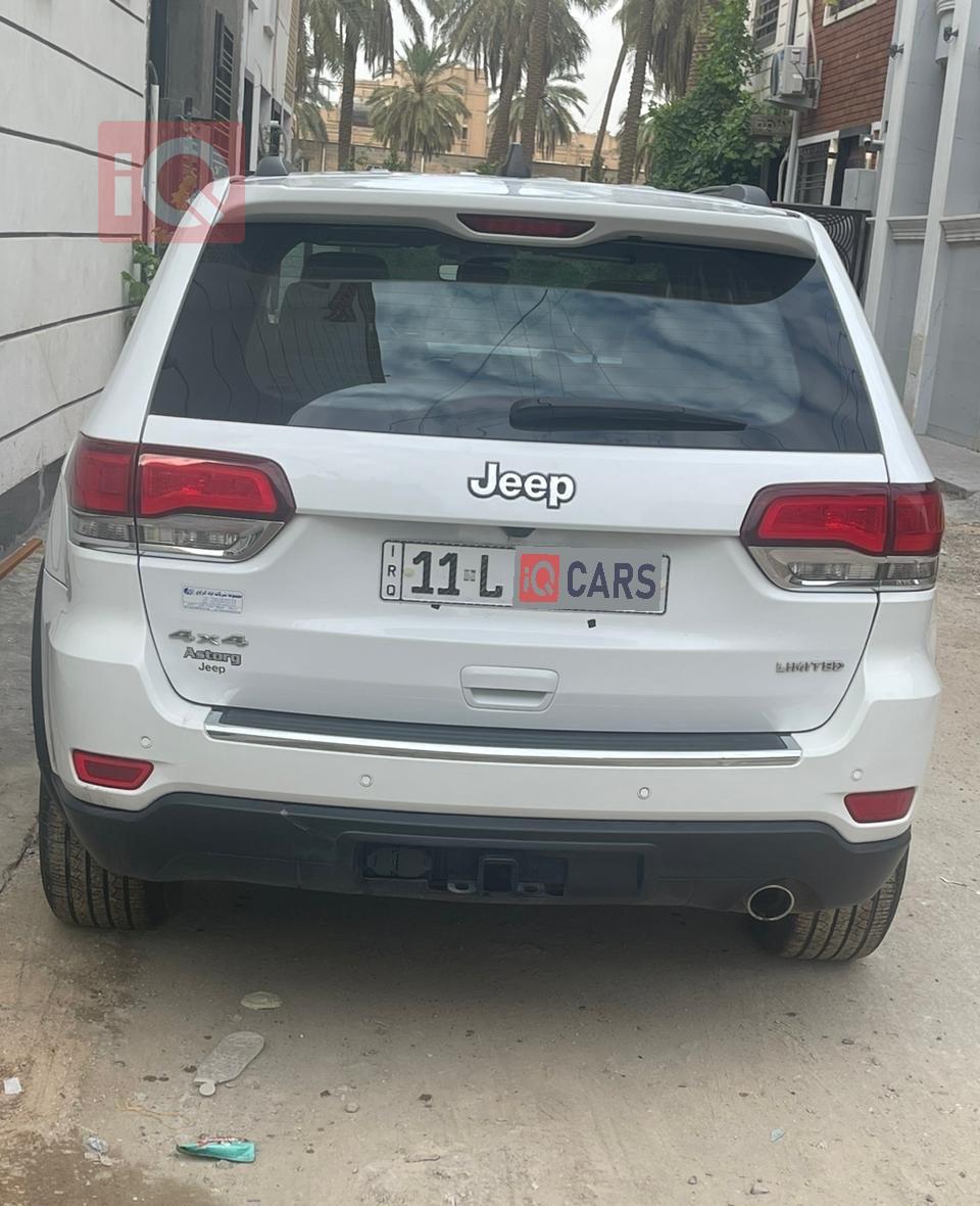 جیپ گراند شیرۆکی